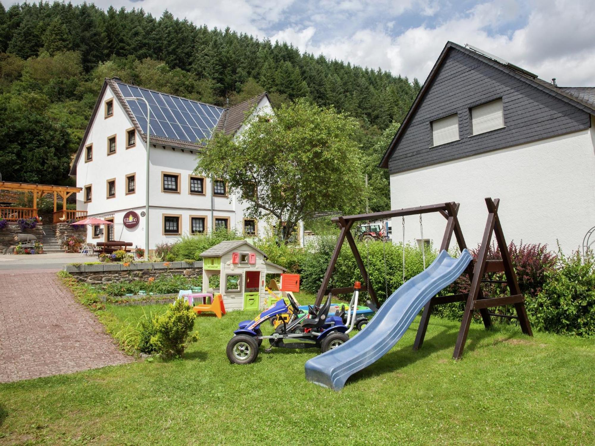 A Modern Apartment In The Hunsr Ck Region S Romantic Drohn Valley Merschbach Exteriör bild
