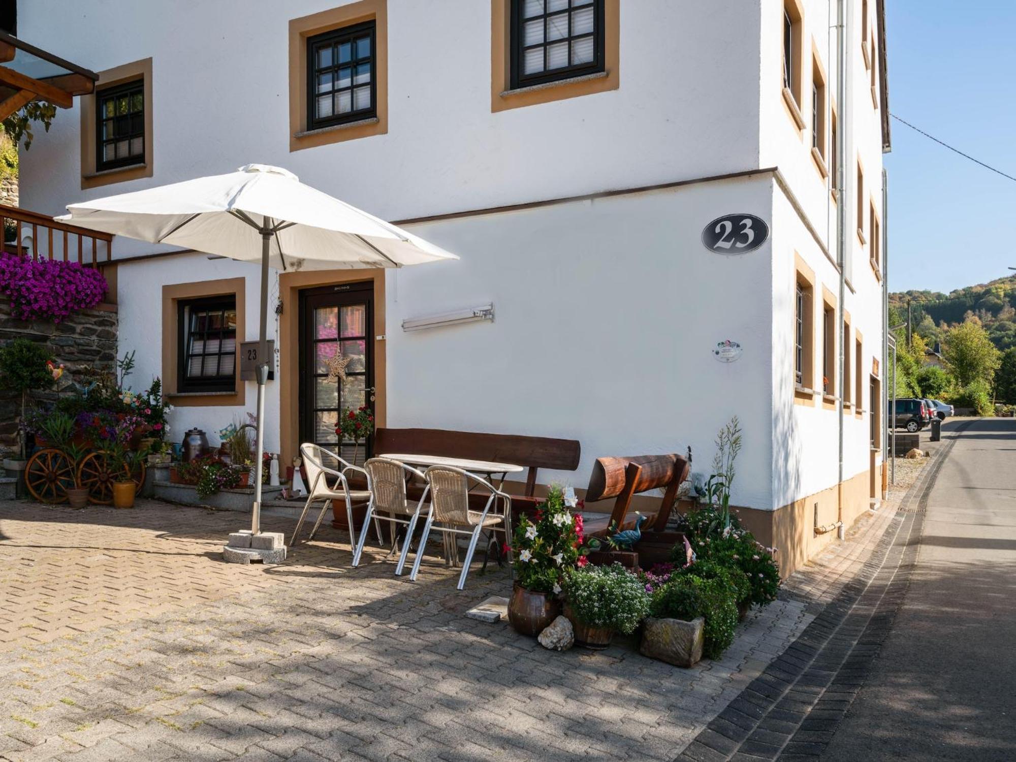 A Modern Apartment In The Hunsr Ck Region S Romantic Drohn Valley Merschbach Exteriör bild