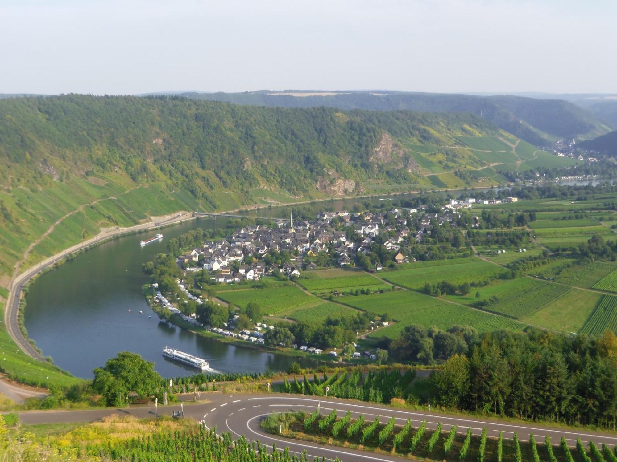 A Modern Apartment In The Hunsr Ck Region S Romantic Drohn Valley Merschbach Exteriör bild